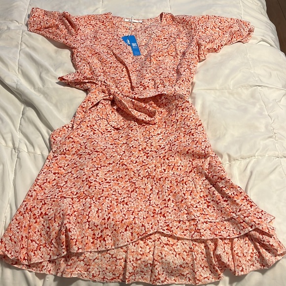 Cupshe V neck wrap dress - Picture 5 of 8